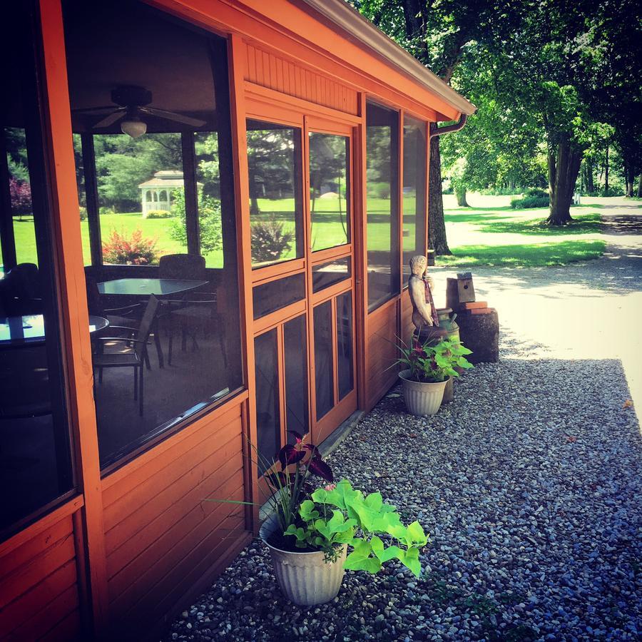 The White Oak Inn Zuck Exterior photo